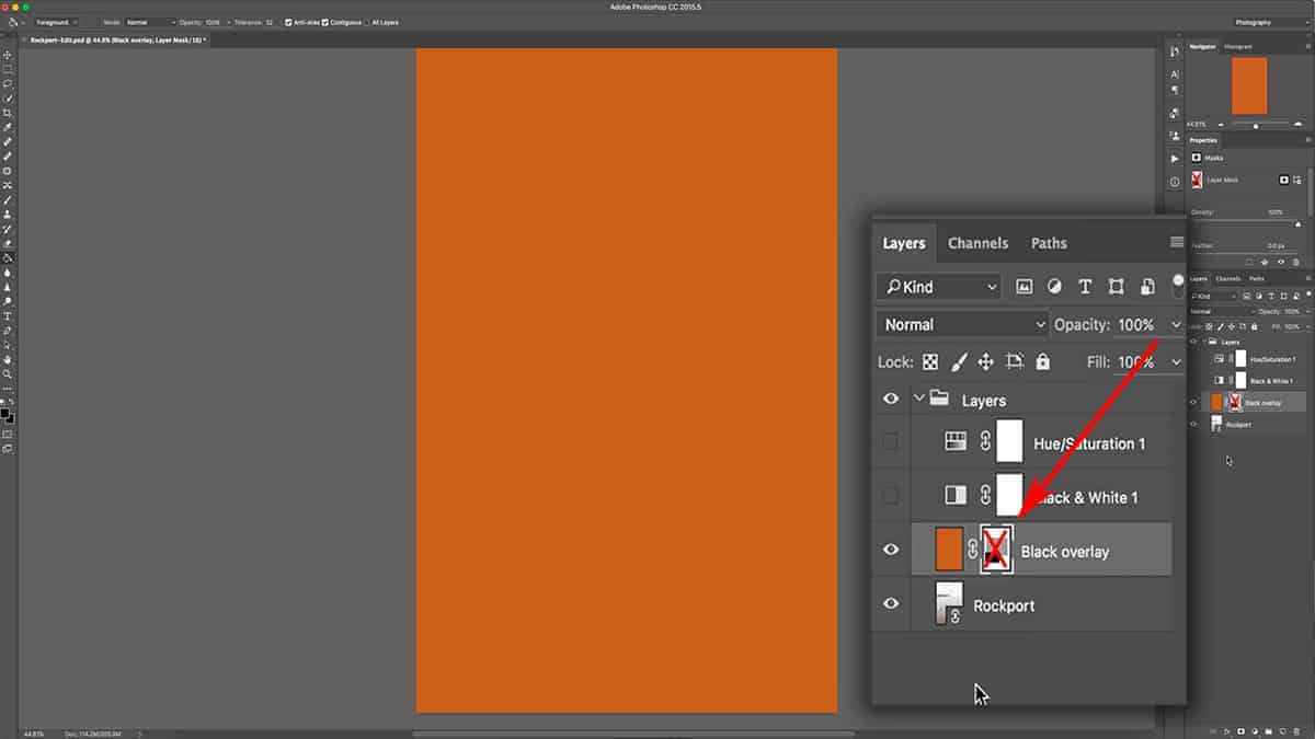 Hiding a layer mask by disabling it in Photoshop